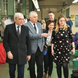Градоначалникот Јаневски и амбасадорката на Велика Британија Рејчел Галовеј ги посетија „Грозд“ и Единство“