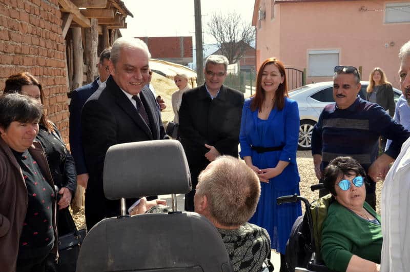 Градоначалникот Јаневски ја посети новата станбена единица за живеење со поддршка во Добрејци