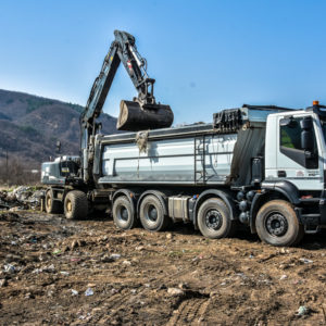 Се чистат дивите депонии на територијата на општина Струмица