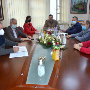 Градоначалникот Костадинов одржа работна средба со директорите на општинските основни и средни училишта
