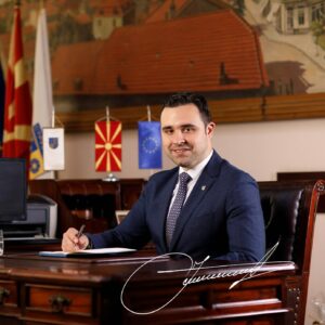 Честитка од градоначалникот Костадинов по повод Денот на наставата на турски јазик