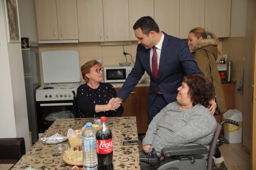 Градоначалникот Костадинов во новогодишната ноќ ги посети дежурните служби