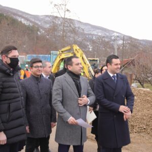 Градоначалникот Костадинов и министерот Бочварски во посета на Банско