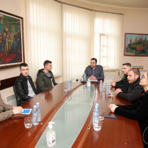 Градоначалникот Костадинов одржа средба со избраните кандидати за Старт ап бизниси