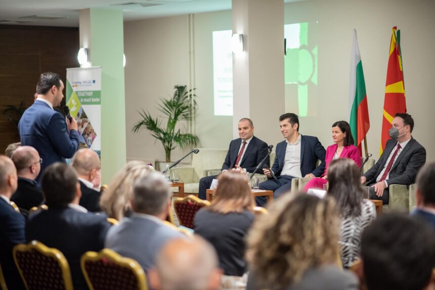 Градоначалникот Костадинов презентираше позитивни искуства од прекуграничната соработка со општини од Бугарија
