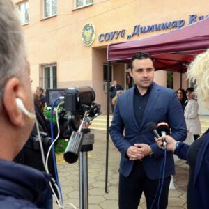 Градоначалникот Костадинов со апел до вработените во предучилишното, основното и средното образование