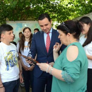 Отворени денови во средните училишта „Јане Сандански“ и „Никола Карев“