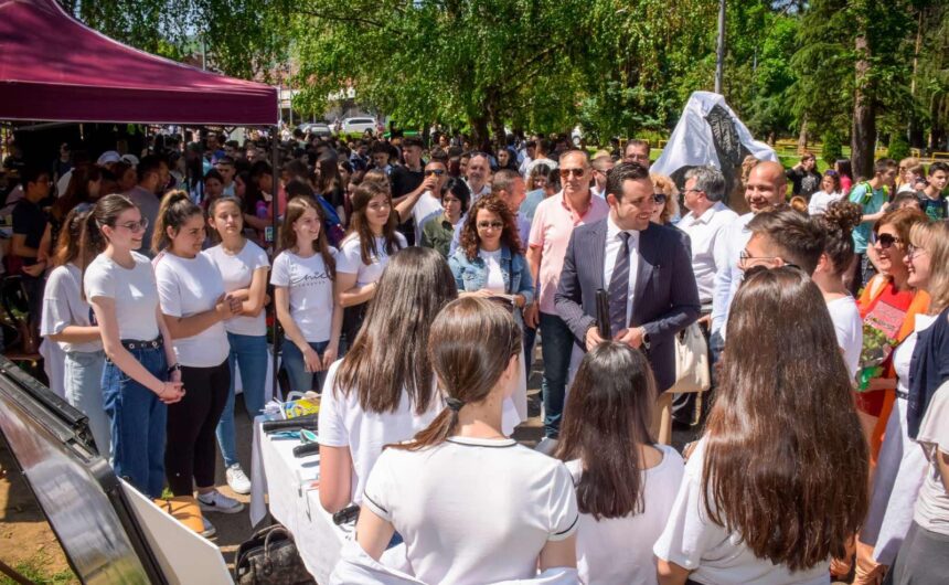 Честитка од градоначалникот Костадинов по повод меѓународниот ден на младите