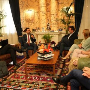 Ерион Велиај со највисоки почести го пречека градоначалникот Костадинов во главниот град на Албанија, Тирана