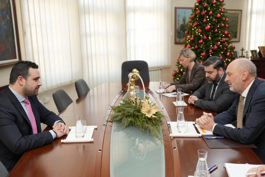 Евроамбасадорот Гир во посета на општина Струмица
