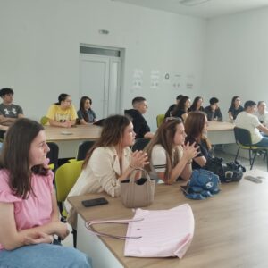 Заврши едукацијата на наставниот кадар и учениците од средните училишта за селекција на отпад и зачувување на постоечката опрема за отпад