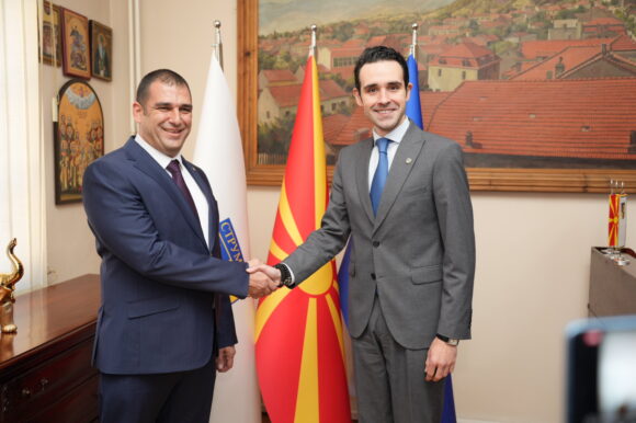 Петар Јанков и официјално ја презеде функцијата градоначалник на општина Струмица Петар Јанков и официјално ја презеде функцијата градоначалник на општина Струмица