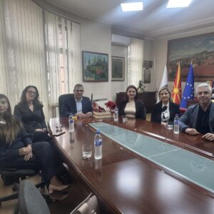 Градоначалникот Јанков оствари средба со „Родителски фронт“ за унапредување на семејните и општествените вредности Градоначалникот Јанков оствари средба со „Родителски фронт“ за унапредување на семејните и општествените вредности