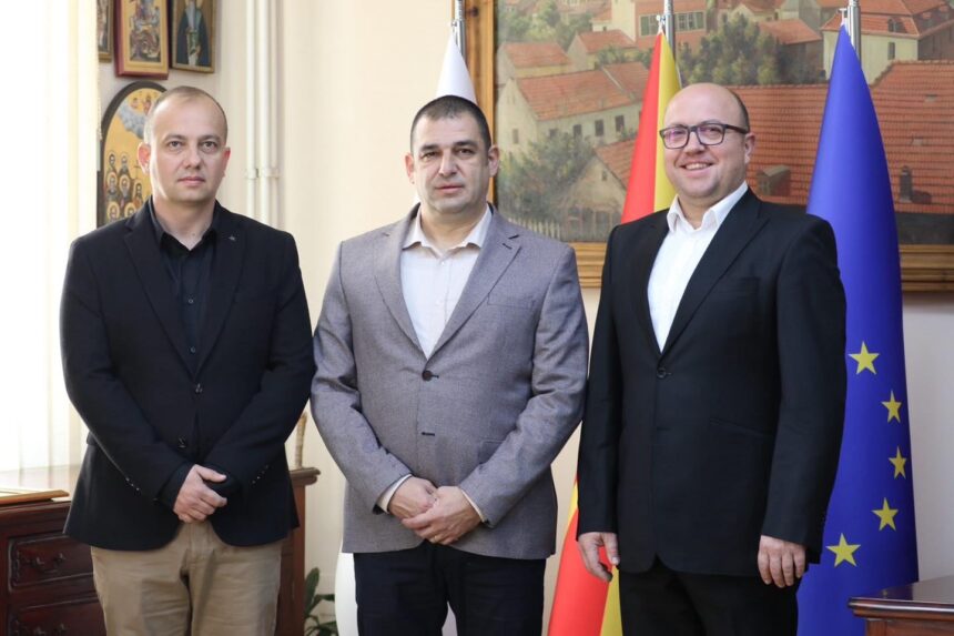 Градоначалникот на општина Струмица Петар Јанков ги назначи Синдраковски и Петровски за нови директори на „Комуналец“ и „Паркиралишта Струмица“