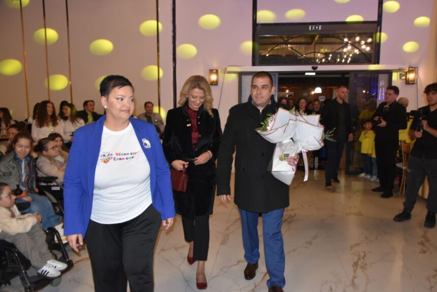 Струмица ја слави различноста: Јанков со поддршка на децата од ревијата „Убави сме, свои сме“ Струмица ја слави различноста: Јанков со поддршка на децата од ревијата „Убави сме, свои сме“