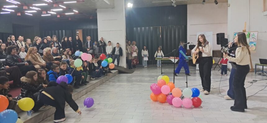 Струмичките ученици со силни пораки за поддршка и разбирање на лицата со попреченост