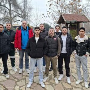 Учениците од ДСУ „Никола Карев“ ќе ги санираат клупите во градскиот парк Учениците од ДСУ „Никола Карев“ ќе ги санираат клупите во градскиот парк