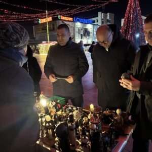 Празнична магија на Струмичкиот базар со одлична музика и заедништво Празнична магија на Струмичкиот базар со одлична музика и заедништво