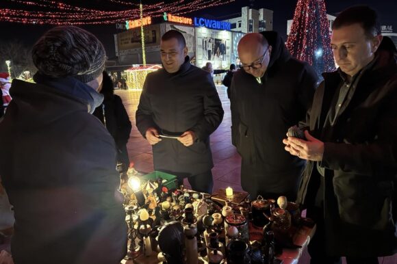 Новогодишниот базар вистинско претпразнично освежување во градот Новогодишниот базар вистинско претпразнично освежување во градот