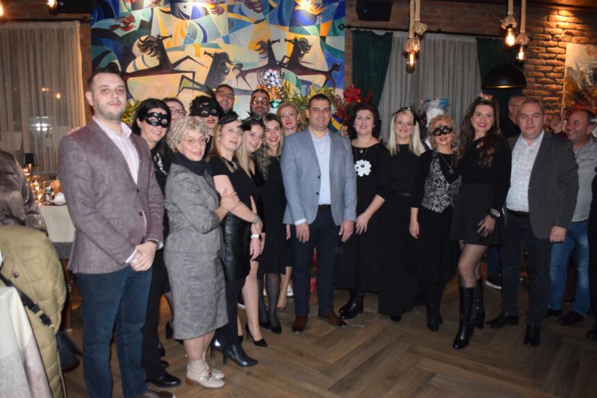 Карневалски дух и традиција на Василичарскиот коктел во Струмица