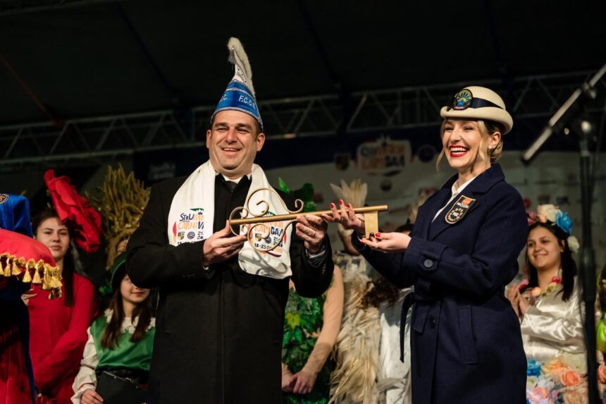 Клучот од градот во рацете на карневалџиите – Започна Струмичкиот карневал 2026 Клучот од градот во рацете на карневалџиите – Започна Струмичкиот карневал 2026