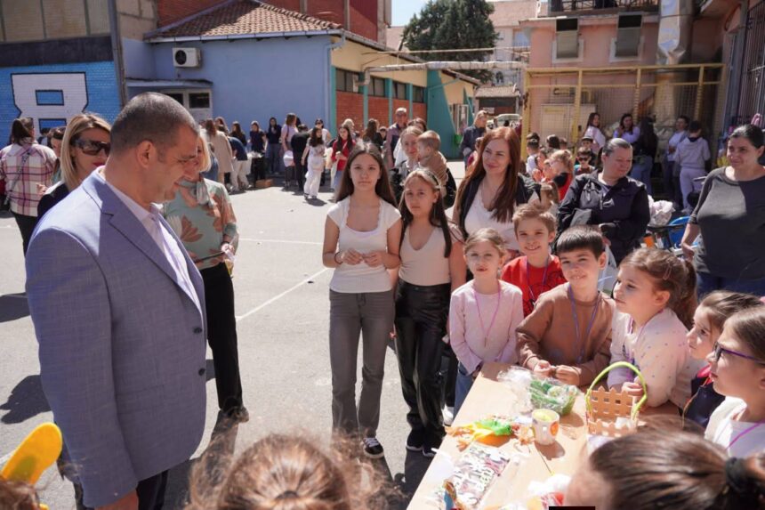 Велигденски базар во ООУ „Видое Подгорец“ ја обедини заедницата Велигденски базар во ООУ „Видое Подгорец“ ја обедини заедницата