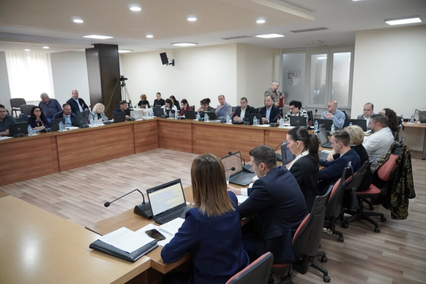 Одржана деветтата седница на Советот на Општина Струмица: Усвоен ребаланс на буџетот и повеќе одлуки за развој и услуги Одржана деветтата седница на Советот на Општина Струмица: Усвоен ребаланс на буџетот и повеќе одлуки за развој и услуги