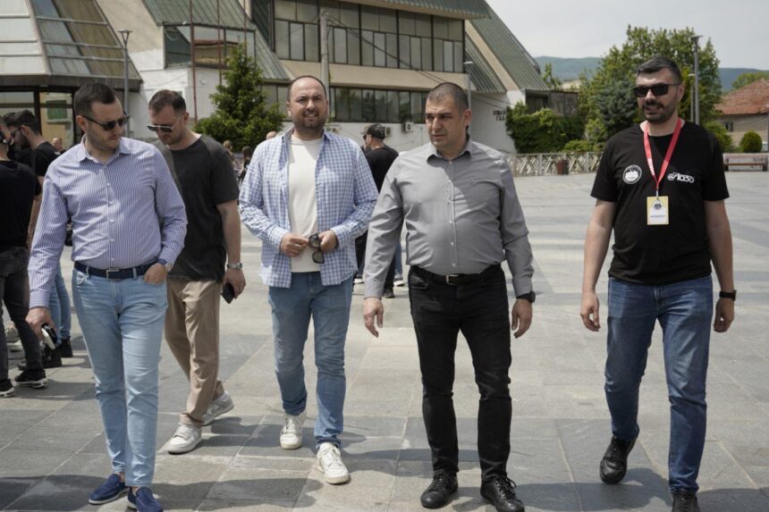 Изложба на олдтајмери го разубави градскиот плоштад во Струмица